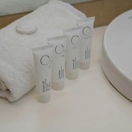 Cozy With Garage Access By Renters Апартаменты Вроцлав