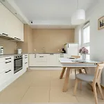 Lejlighed Cozy With Garage Access By Renters *