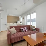 Cozy With Garage Access By Renters Lejlighed Wrocław