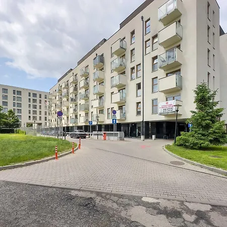 Cozy With Garage Access By Renters * Wrocław