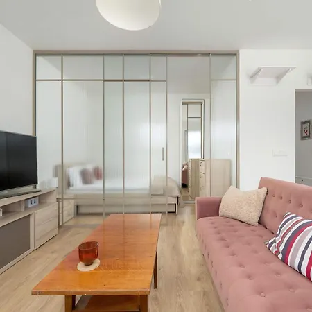 דירה Cozy With Garage Access By Renters