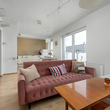 Cozy With Garage Access By Renters דירה ורוצלב