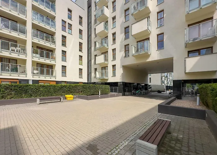 Cozy With Garage Access By Renters